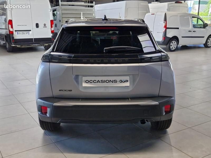 Peugeot 2008 1.2 100ch S&S Allure (image 6)