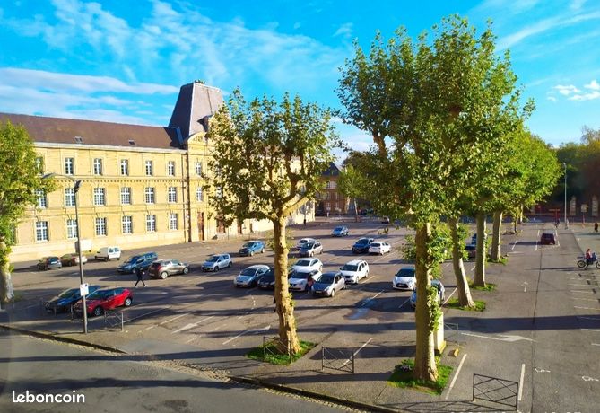 A louer bel appartement en hyper centre lumineux et sans vis a vis RARE sur sedan