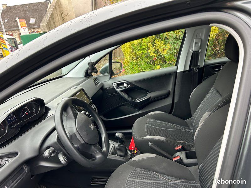 Peugeot 208 hdi 139900 km 1.4hdi toute options (image 5)