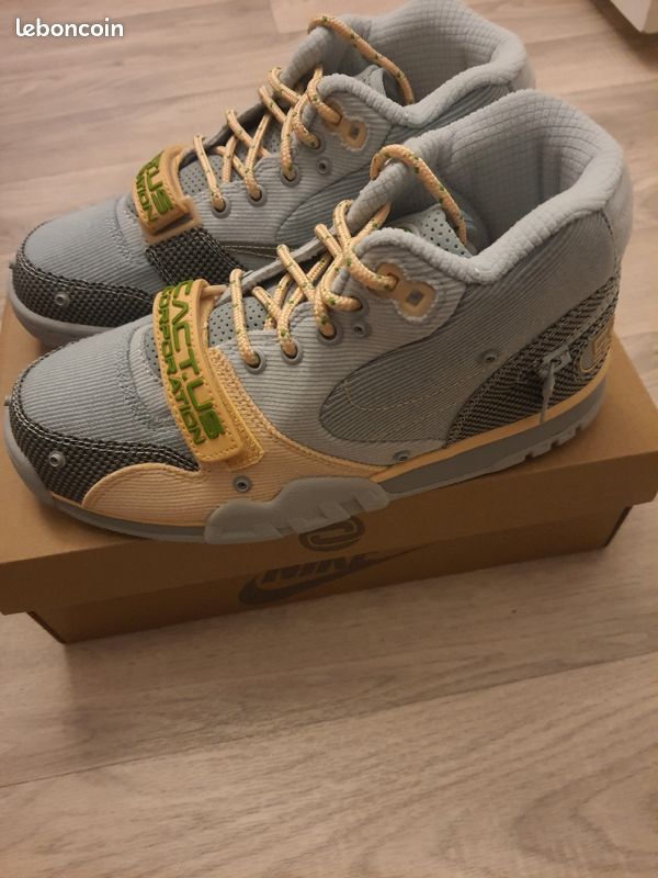 Air trainer nike travis scott Taille 36,5 neuf (image 1)