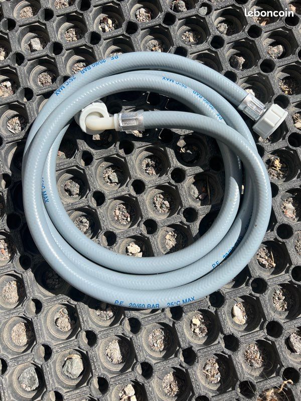 Tuyau lave vaisselle / lave linge neuf (image 1)