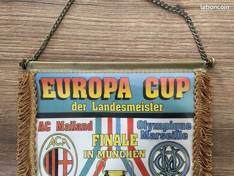 Fanion Football Rétro vintage Milan AC Italie Serie A années 80 t