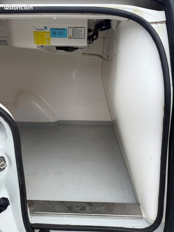 Citroën Berlingo 1.6hdi 75 frigorifique route + secteur (image 8)