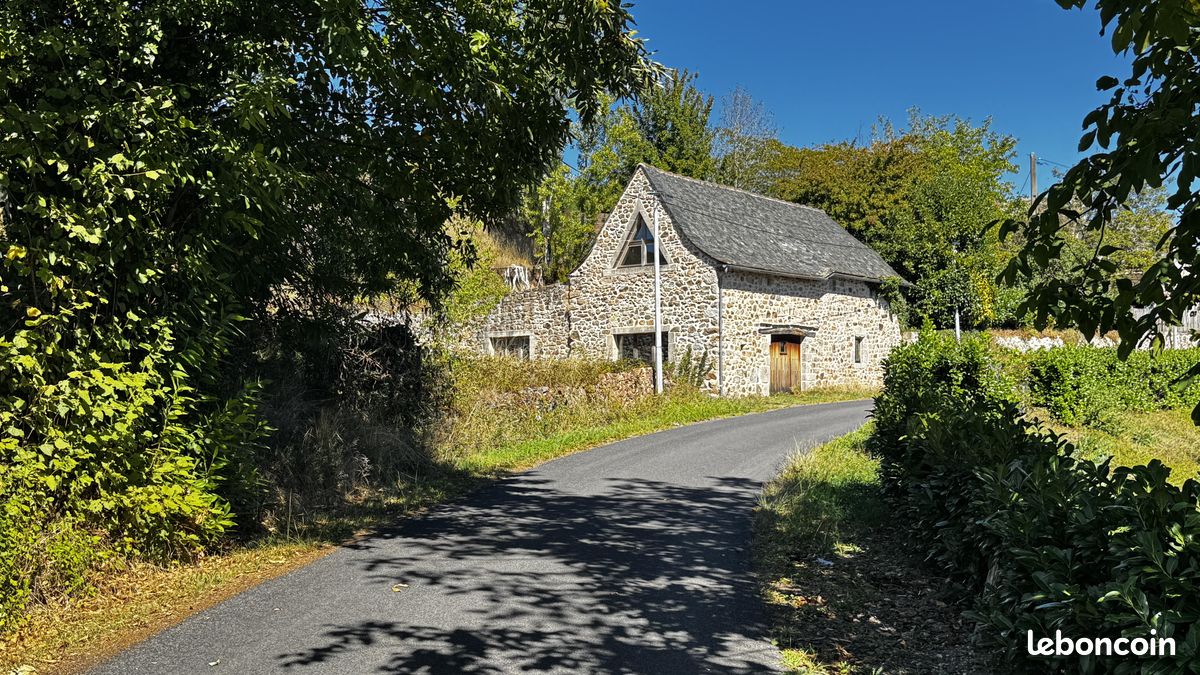 Maison 3 pièces 160 m² · à Campouriez · 160 m² · 68 000 €