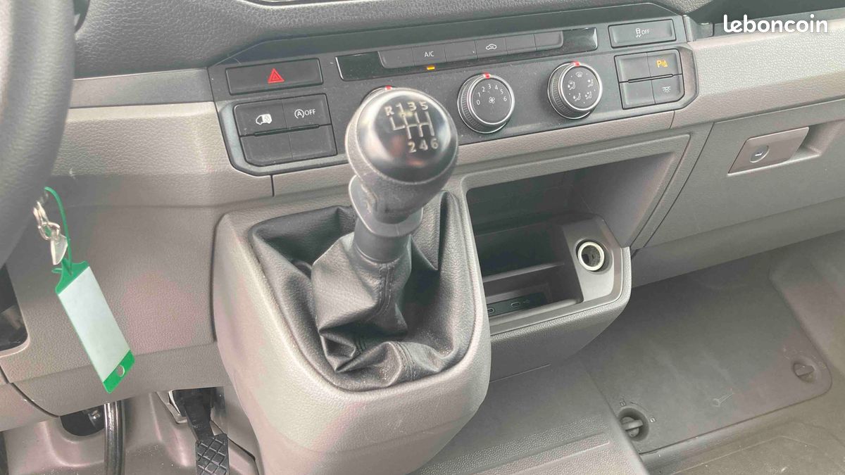 Volkswagen utilitaires crafter van 30 l3h3 2.0 tdi 140 ch business (image 18)