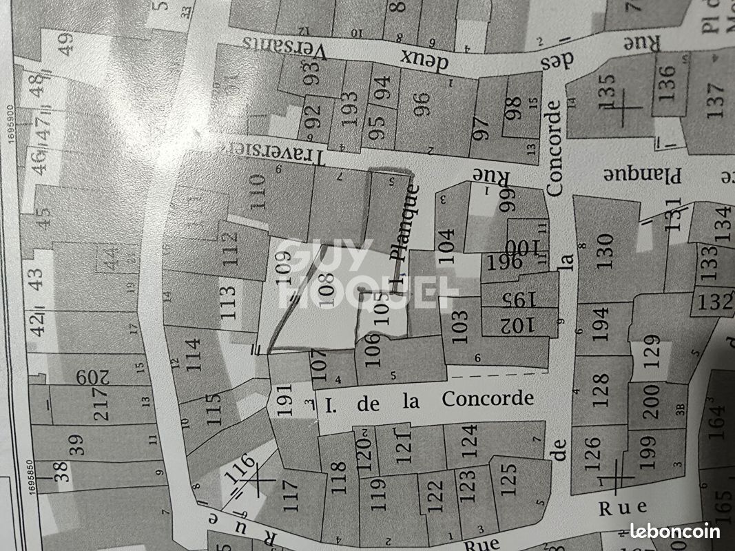 Terrain 243 m² · à Moussan · 243 m² · 120 000 €