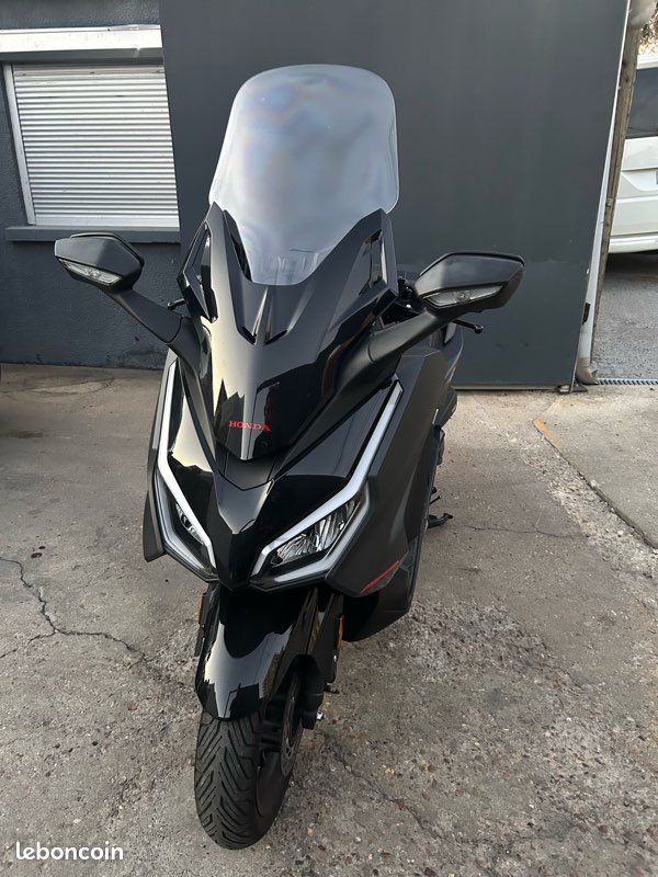 Honda Forza 350 spécial édition sport 2025 (image 1)