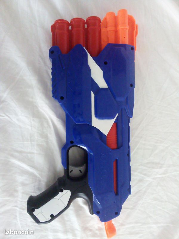 Nerf Elite dual strike (image 1)
