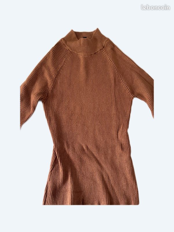 Pull près du corps (image 1)