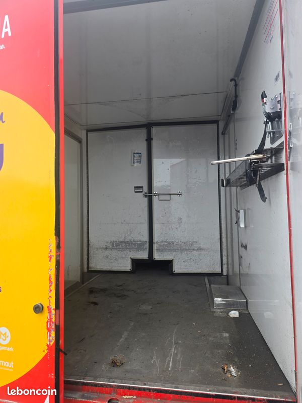 Iveco daily 3,0i turbo chassis cabine 35s14 accidentée (image 5)
