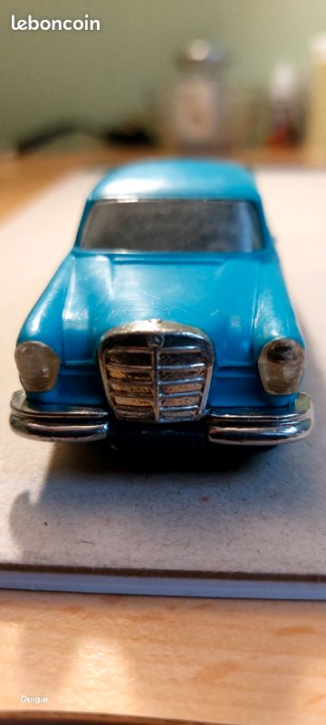 Norev 1/43 Mercedes Benz 220 SE Verte - Collection Made In France