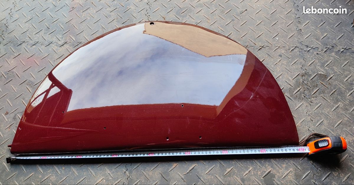 Peugeot 302 cache roue (image 1)