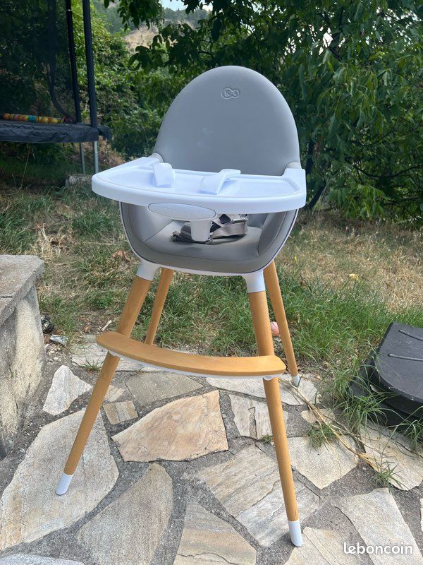 Chaise haute (image 1)