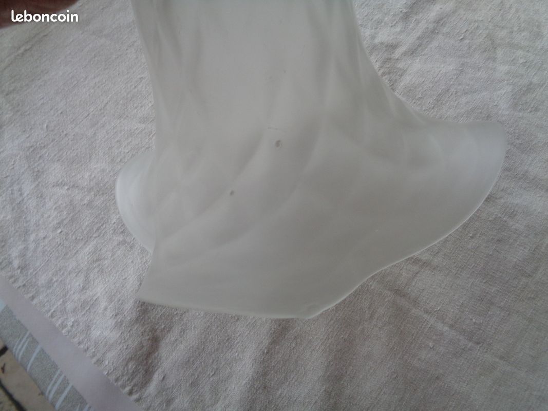 Grande tulipe de lampe en verre dépoli, décor quadrillé (image 8)