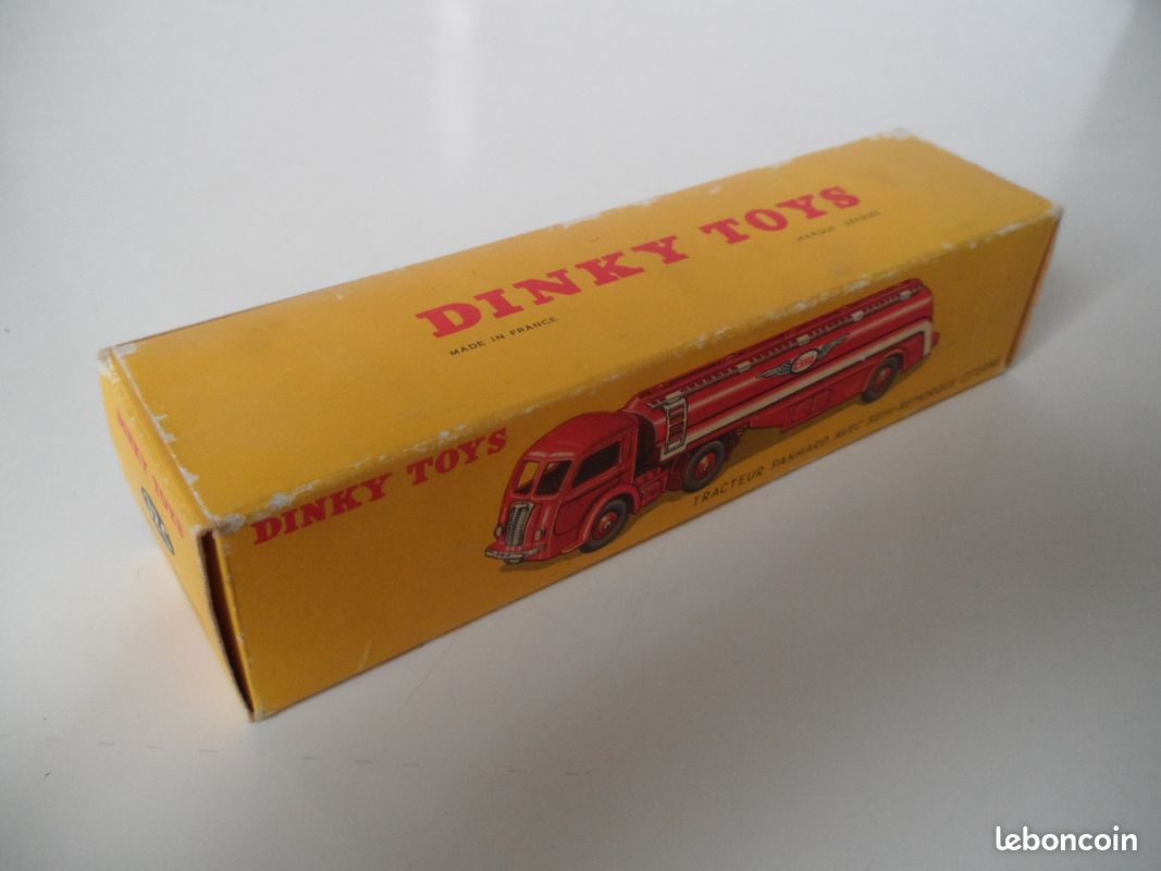 Dinky Toys - Échelle 1/48 - Camion Citerne Panhard Esso