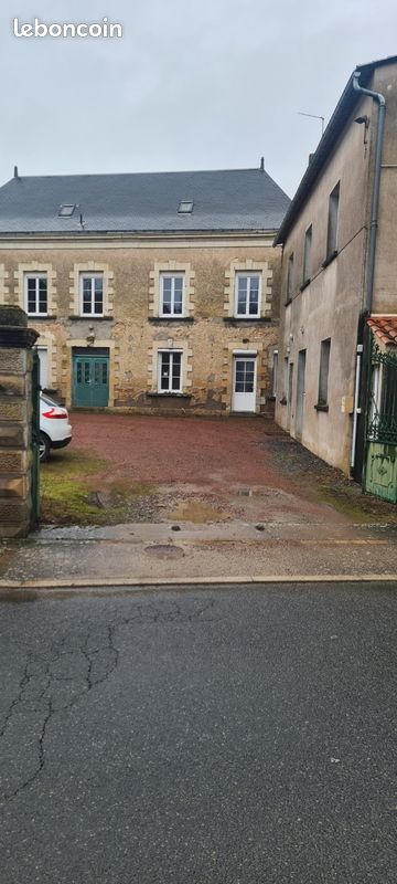 Immeuble 16 pièces 380 m² · à Airvault · 380 m² · 190 000 €