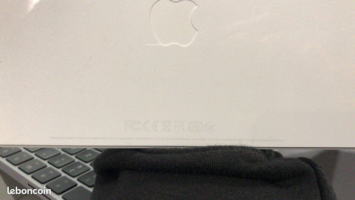 Clavier Bluetooth Apple modèle A2520 blanc (image 1)