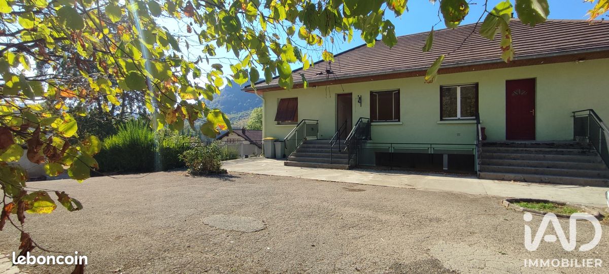 Appartement 8 pièces 153 m² · à Salins-les-Bains · 153 m² · 140 000 €