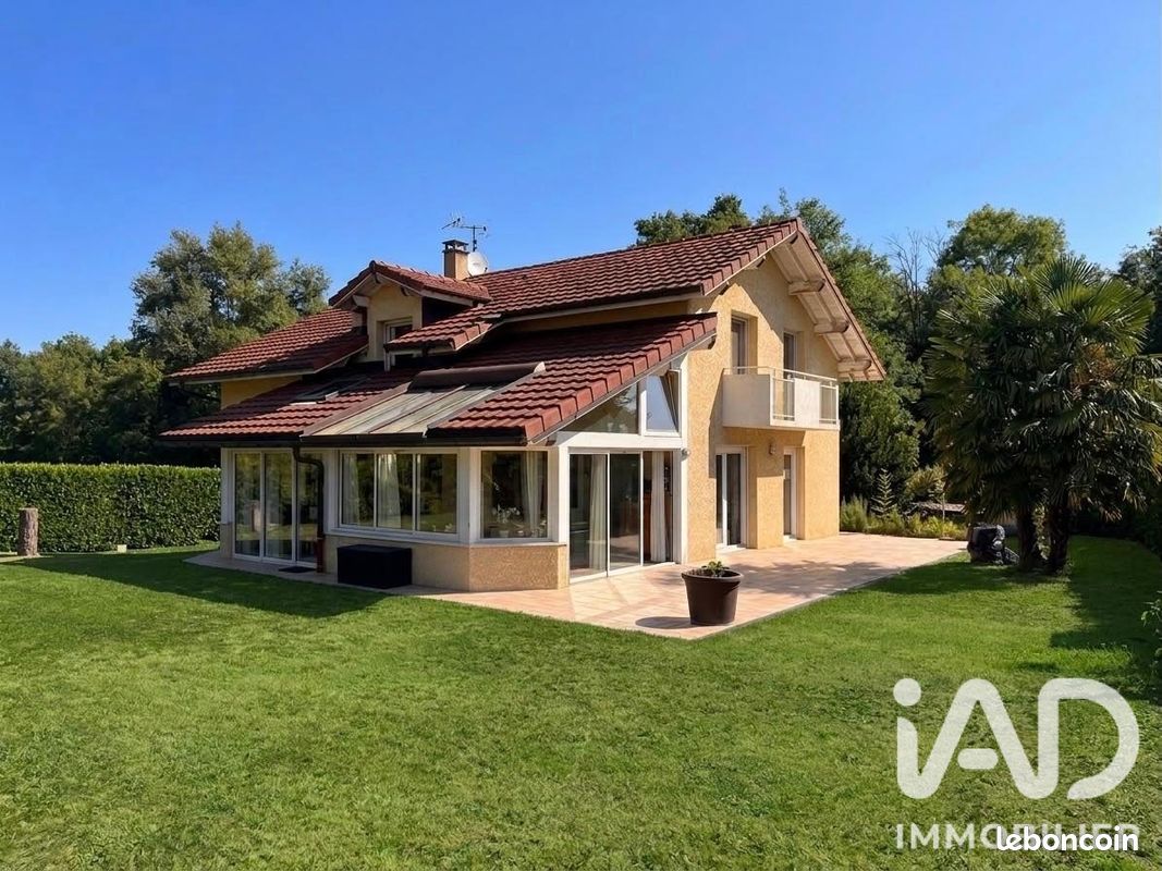 Maison 5 pièces 243 m² · à Archamps · 243 m² · 869 000 €