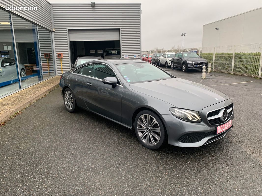 Mercedes-Benz Classe E Coupé 245 chevaux | 300 | Executive | Caméra 360° | Toit ouvrant panoramique (image 3)