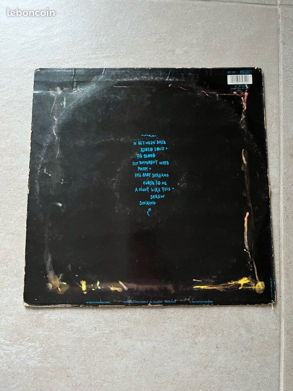 Vinyle the cure the head on the door (image 2)