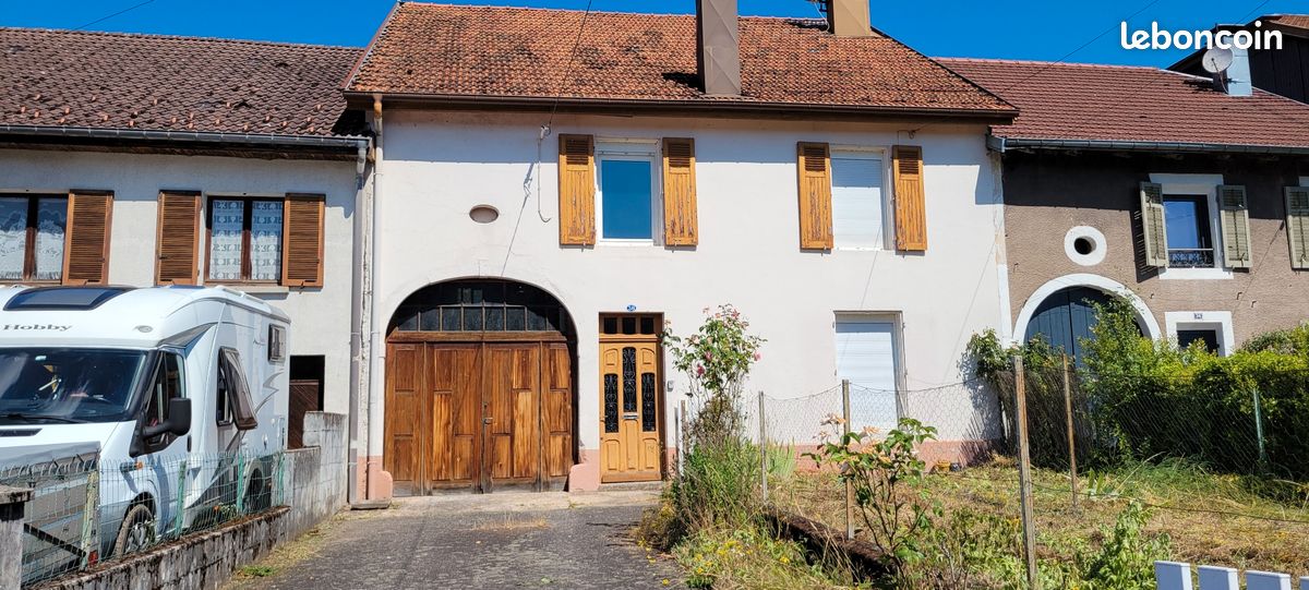 Maison 5 pièces 110 m² · à Celles-sur-Plaine · 110 m² · 60 000 €