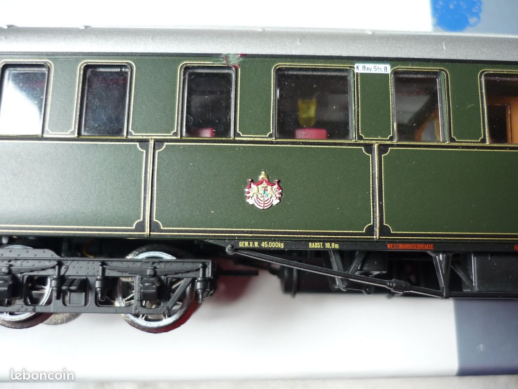 Voiture Salon du Prince Régent bogies 3 essieux K.Bay.Sts.B Roco HO ref 44811 (image 9)