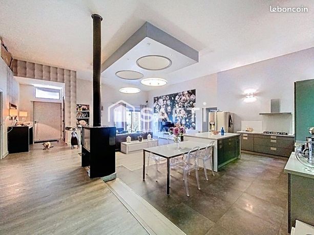 Propriété 6 pièces 223 m²