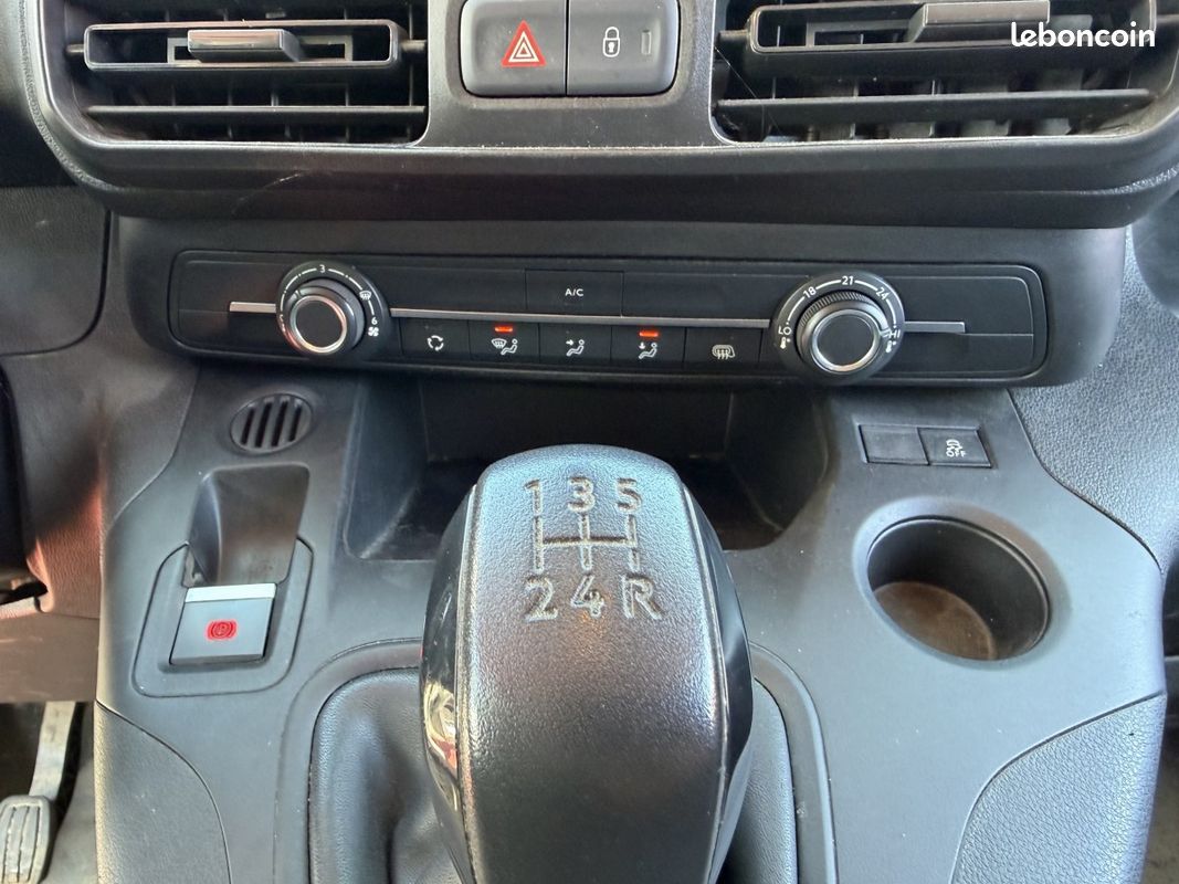 Peugeot Partner (3) BHDI 100 STANDARD 650KG PREMIUM (image 14)