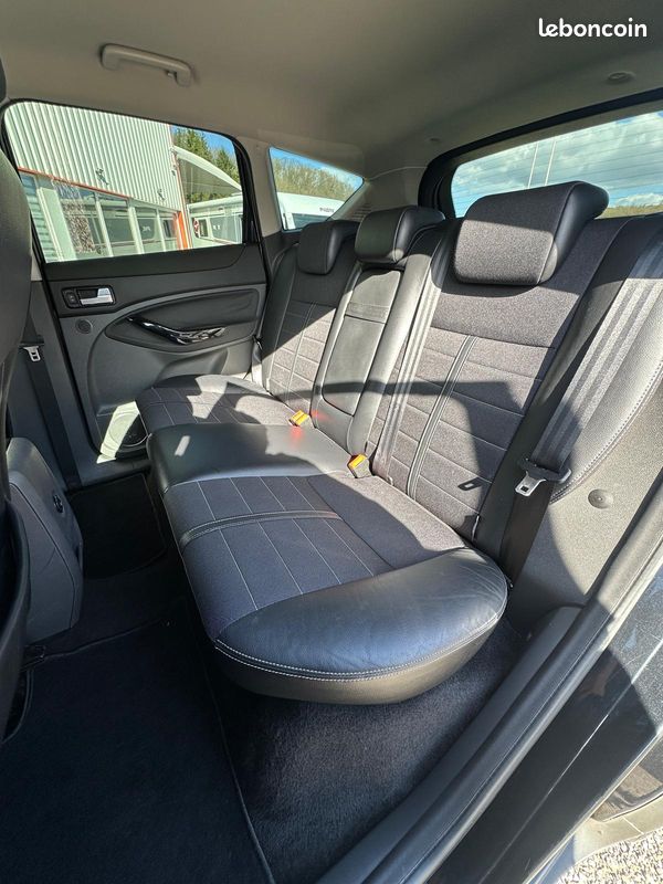 FORD KUGA 2.0 TDCI ÉDITION TITANIUM 4X4 POWERSHIFT DE 140 Cv GARANTIE CONSTRUCTEUR (image 4)