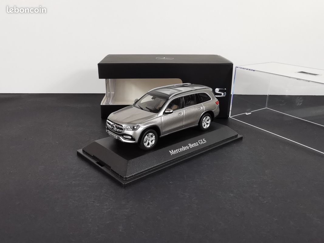 Modèle Réduit 1/43 Mercedes-Benz GLS 2019 – Argent – Marque Z-Models – Neuf