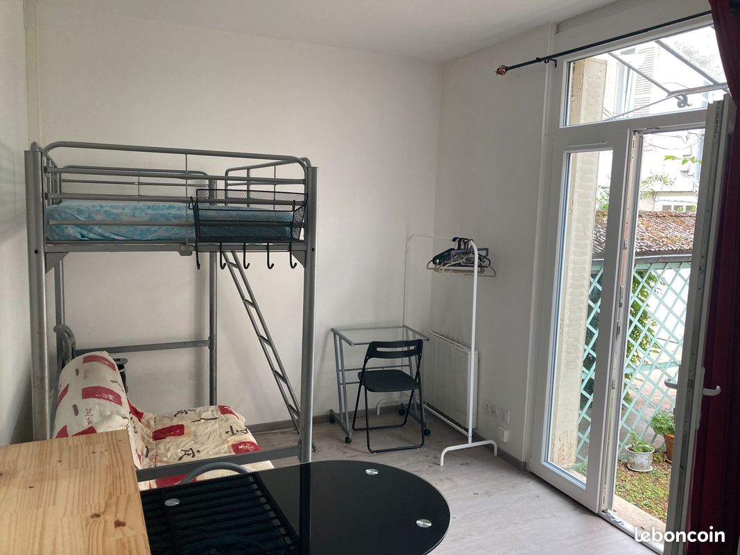 Appartement 1 pièce 18 m² · à Dijon · 18 m² · 410 €