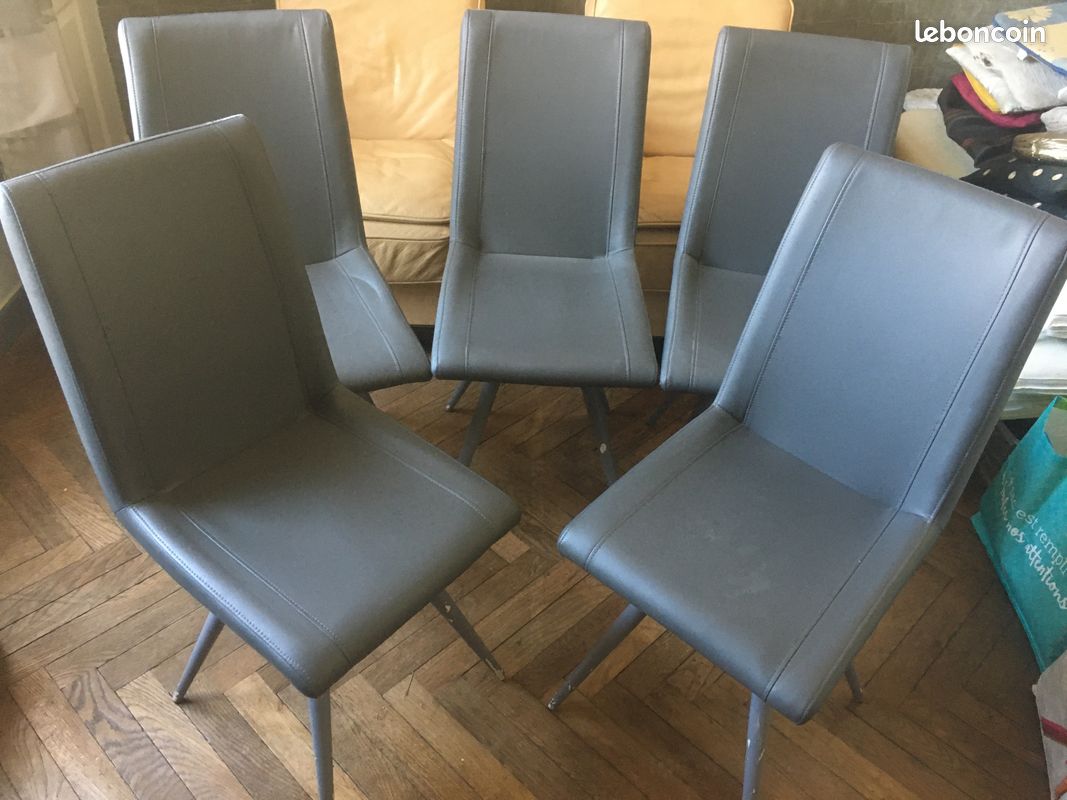 Un lot de 5 chaises (image 1)