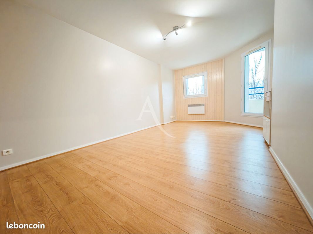 Appartement 1 pièce 25 m² · à Jouy-le-Moutier · 25 m² · 640 €