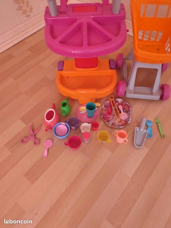 Dinette marchande avec caddie et pleins d'accessoires (image 1)