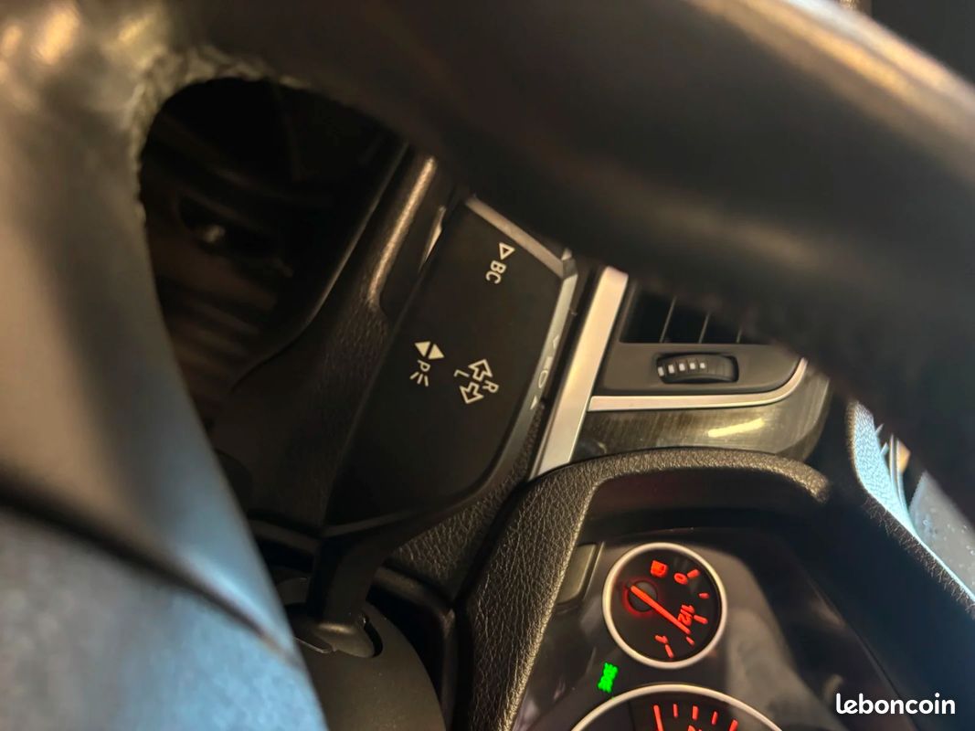 BMW SERIE 3 TOURING F31 LCI2 330i xDrive 252 ch BVA8 Lounge (image 19)