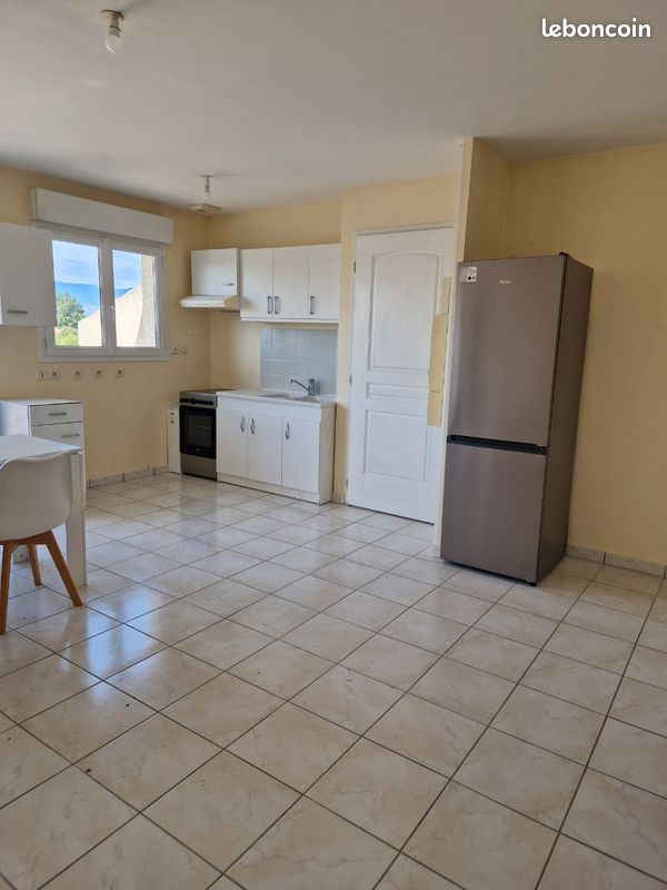 Appartement 2 pièces 45 m² · à Roussillon · 45 m² · 555 €/mois
