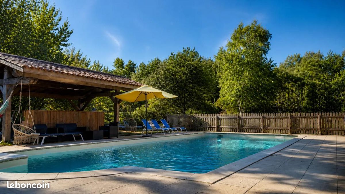 Maison 9 pièces 425 m² · à La Sauve · 425 m² · 695 000 €