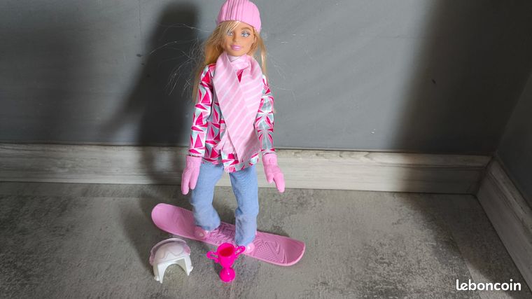 Lot vêtements et accessoires Barbie vintage – Ski Shop / Ski Fun