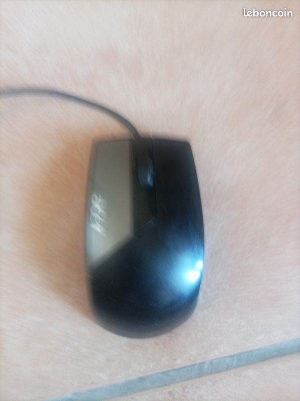 Soursi usb acer (image 1)