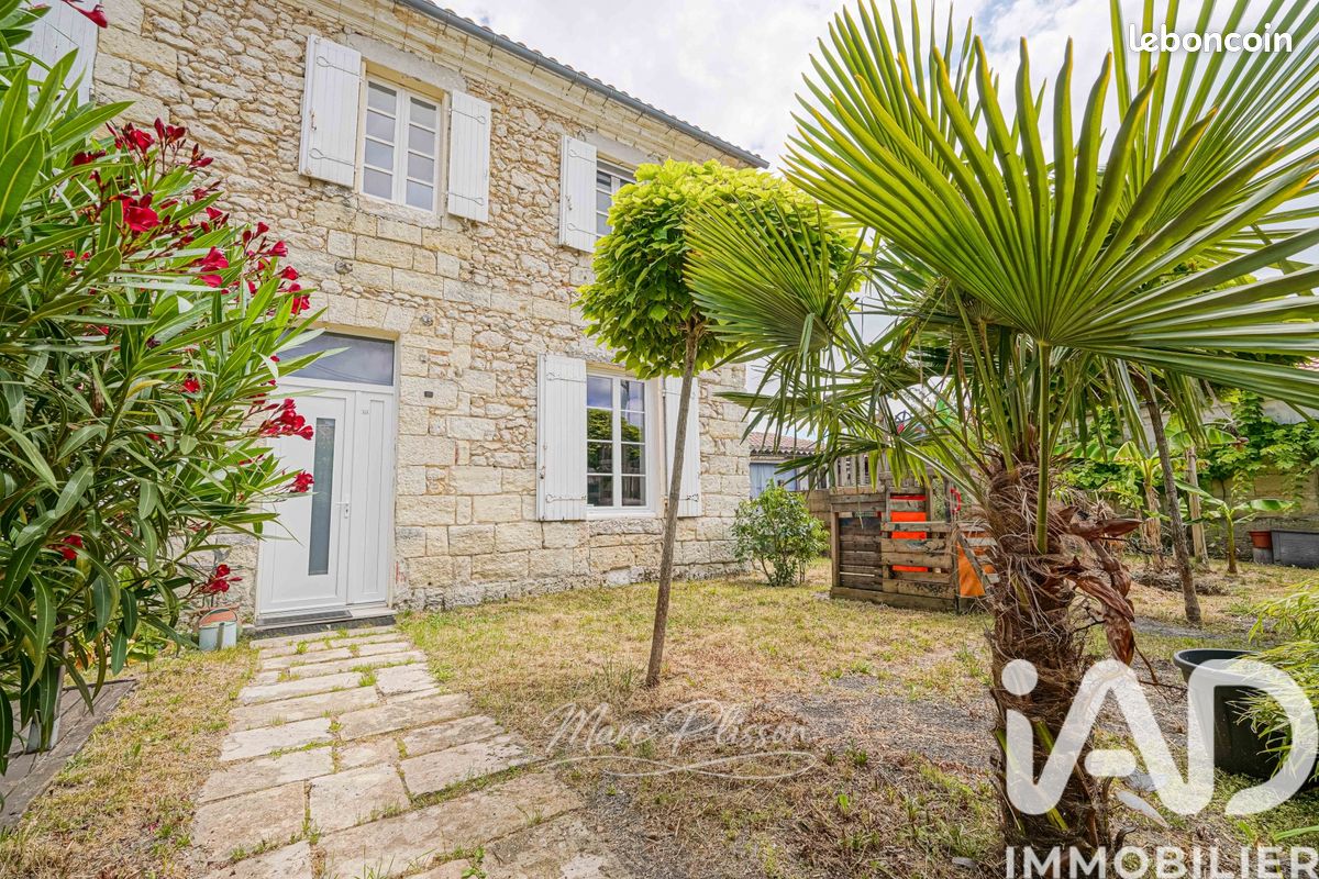 Maison 6 pièces 202 m² · à Saint-Estèphe · 202 m² · 195 000 €