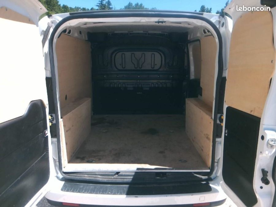 Fiat Doblo 3 places Prix TTC 1.6 MJTD 105cv Pro lounge Garantie 12 mois (image 4)