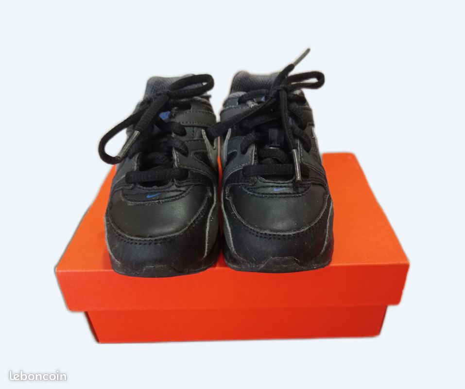 Chaussures Nike noires (image 1)