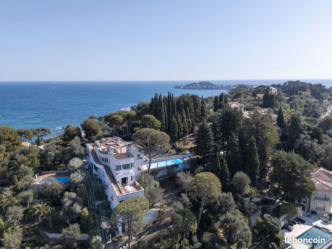 Maison 12 pièces 595 m² · à Saint-Jean-Cap-Ferrat · 595 m² · 15 500 000 €