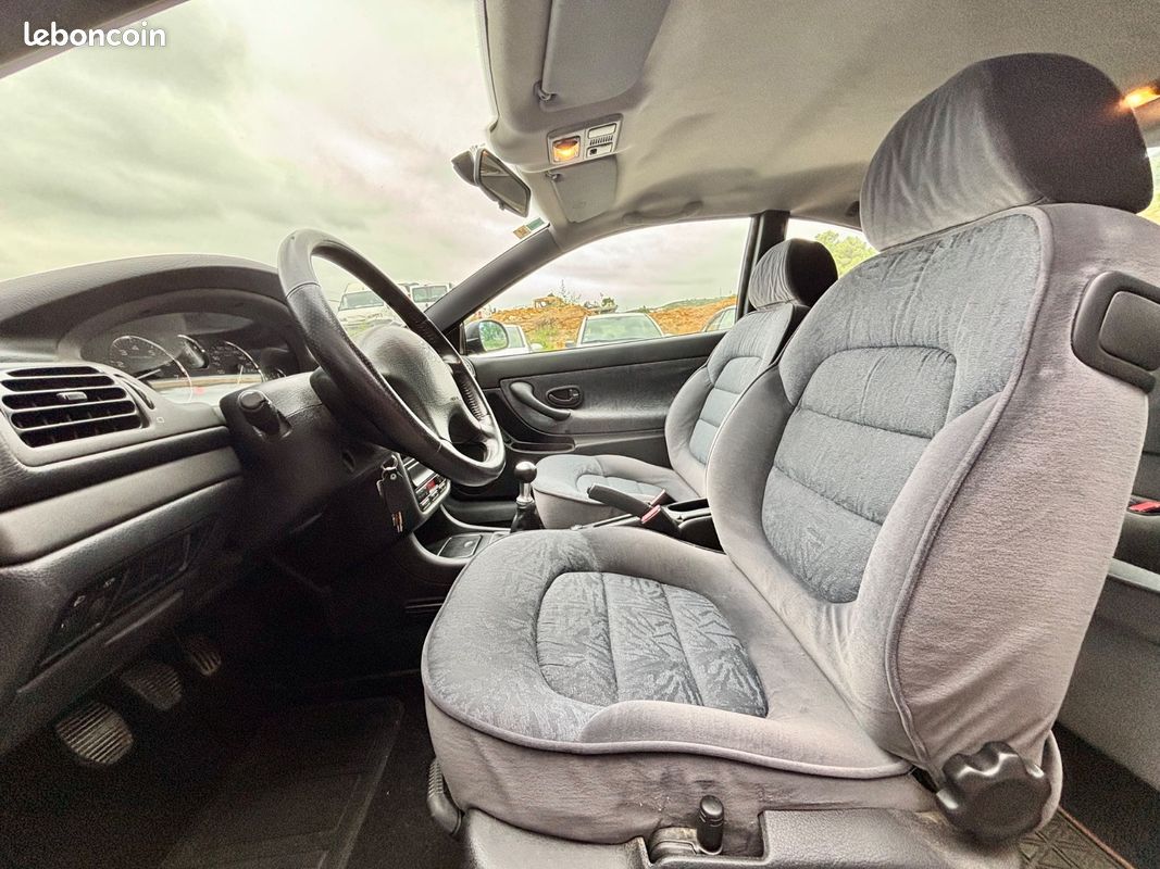 PEUGEOT 406 COUPE 2.0i / Première main (image 15)