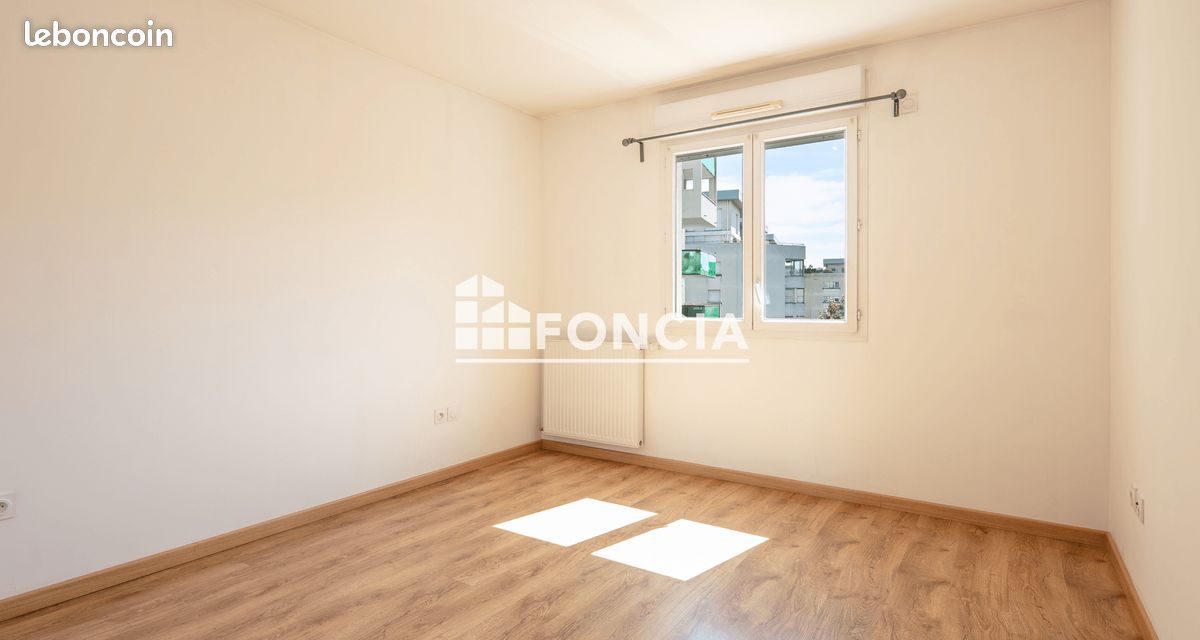 T3 – 63 m² avec possibilité de garage et balcon plein sud – Centre d'Échirolles (image 9)