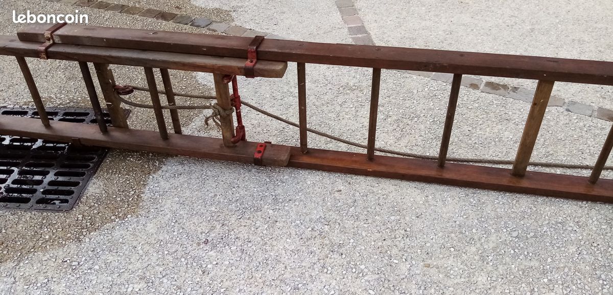 Echelle à coulisse en bois (image 3)