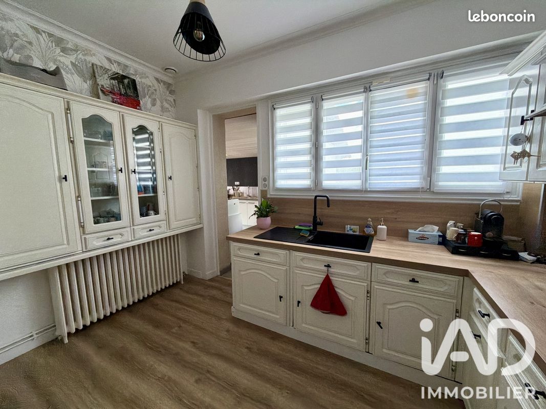 Propriété 7 pièces 246 m² (image 11)