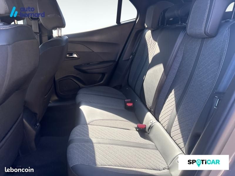 Peugeot 2008 1.2 PureTech 100ch S&S Allure (image 10)