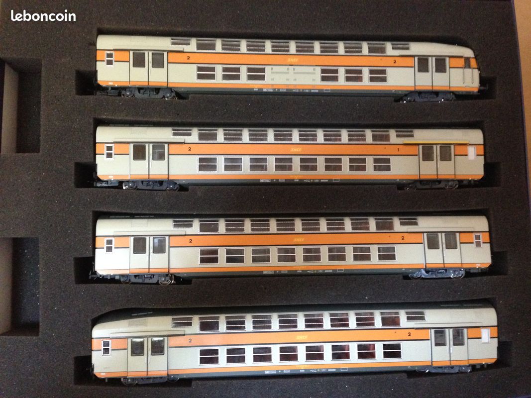 ViTrains 1124 Set De 3 Voitures Voyageurs VB2N SNCF, Livré Fuscia Nord Pas De Calais Logo Casquette 4412345017890